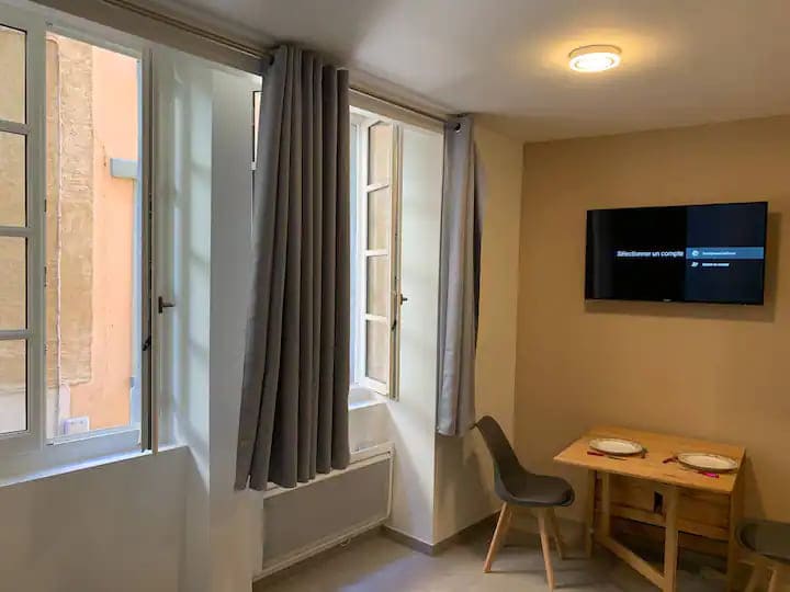 Location d'un logement entier : grand appartement de 3 chambres en hyper centre ville de Chambéry