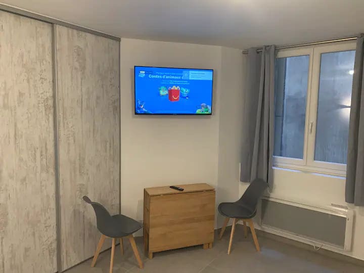 Location d'un logement entier : Grande chambre / Appartement Clara à Chambéry