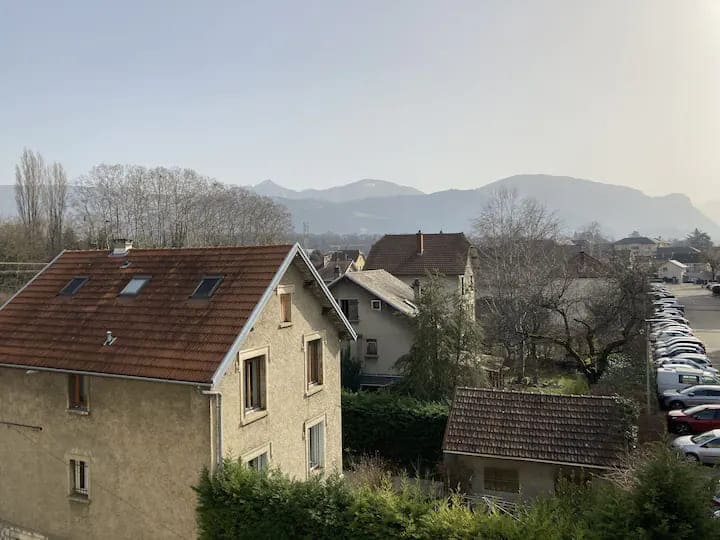 Location d'un logement entier : Studio avec vue sur la montagne à Chambéry